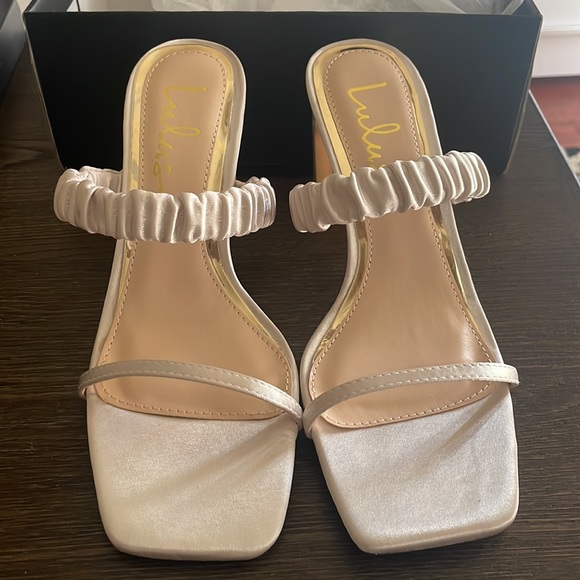 Ivory Block Heel - Picture 3 of 8